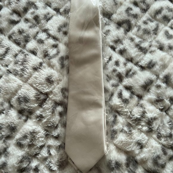Puccini Cream Colored Necktie (3) - Picture 3 of 4